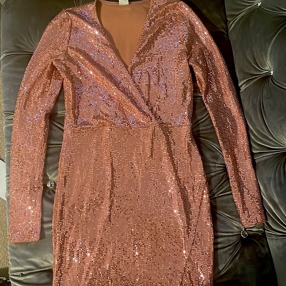 Dress - Picture 1 of 4